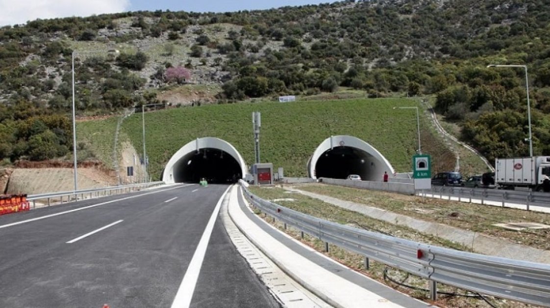 Κλείνει το μεσημέρι η Κοιλάδα των Τεμπών