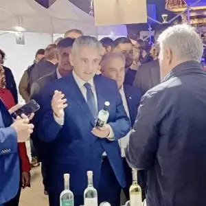Maximos-Giorte_Tsipourou_k_Apostagmaton_ston_Tyrnabo_4_original